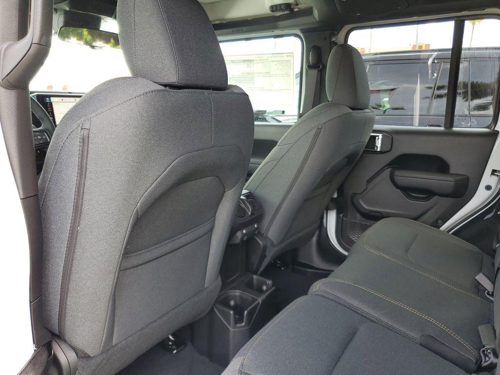 new 2025 Jeep Wrangler car, priced at $41,076