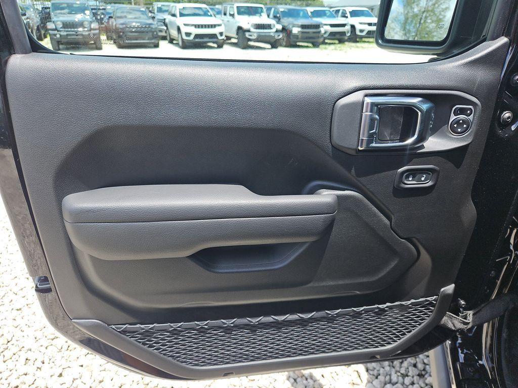 new 2025 Jeep Gladiator car, priced at $42,545
