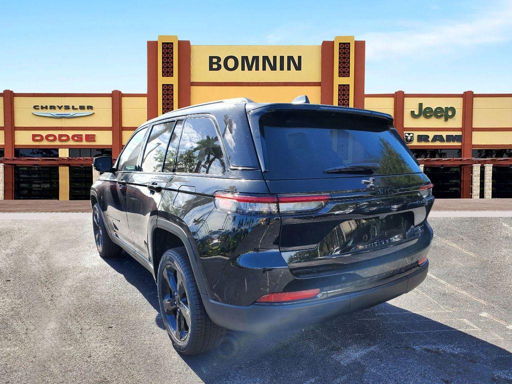 new 2025 Jeep Grand Cherokee car, priced at $34,690