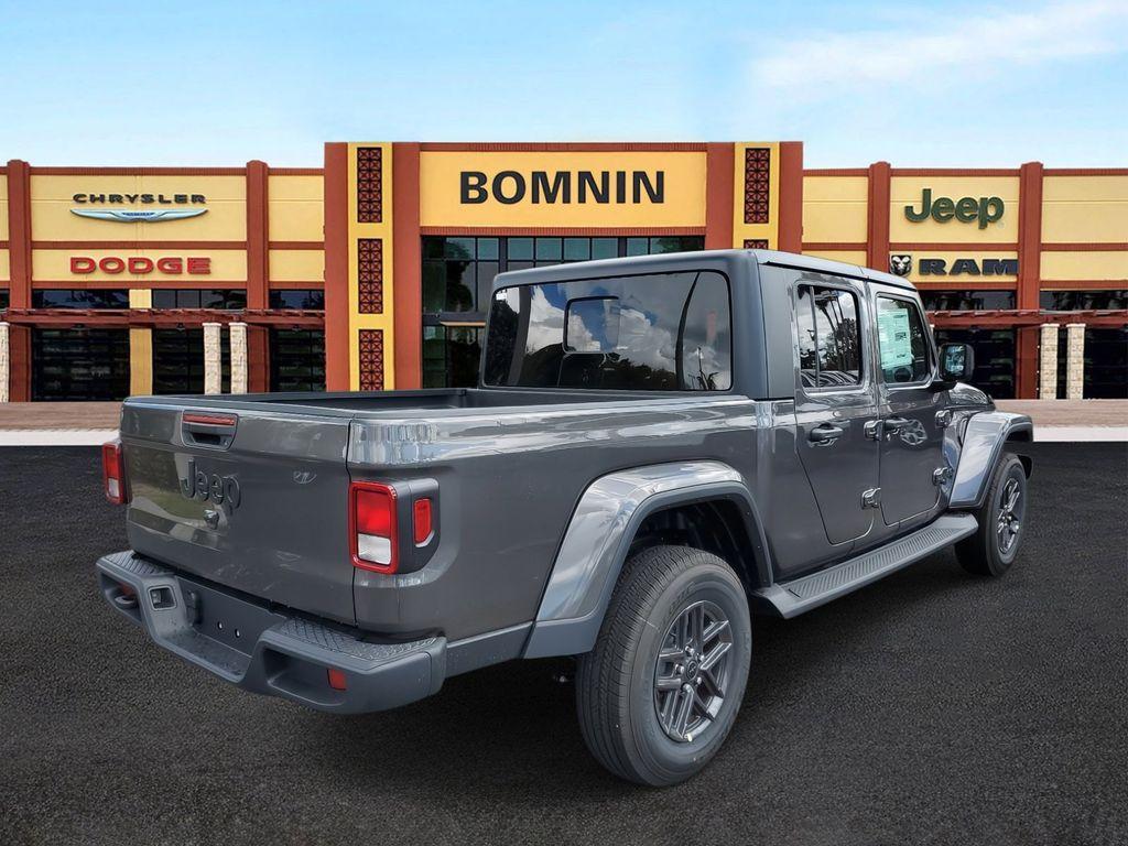 new 2025 Jeep Gladiator car, priced at $40,880