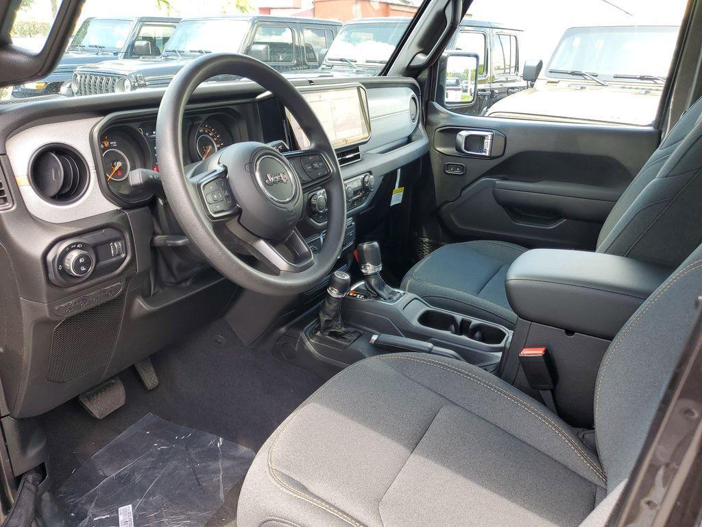 new 2025 Jeep Gladiator car, priced at $34,590