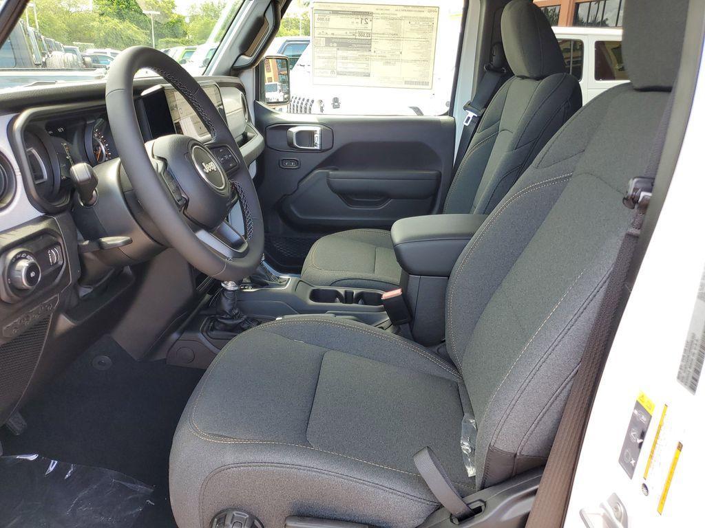 new 2025 Jeep Wrangler car, priced at $37,799