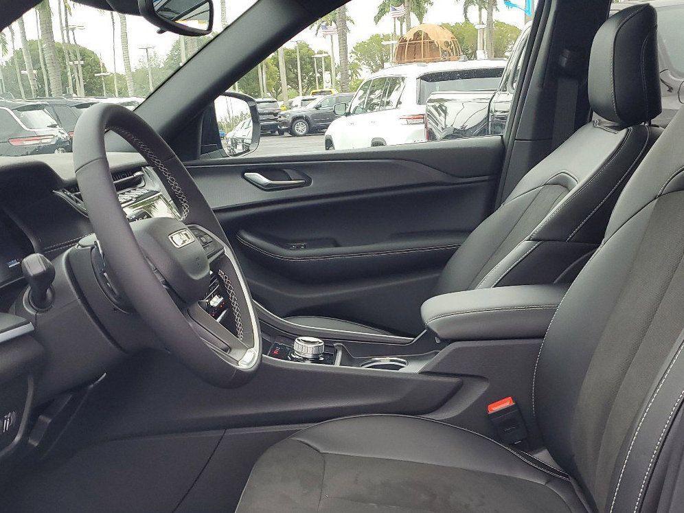 new 2025 Jeep Grand Cherokee L car, priced at $34,280