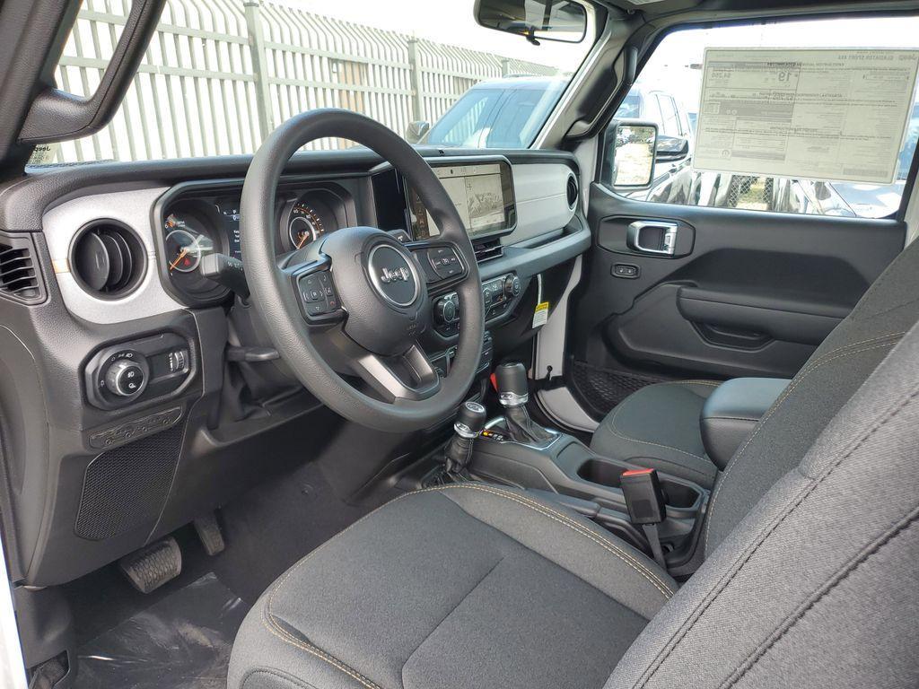 new 2025 Jeep Gladiator car, priced at $33,995