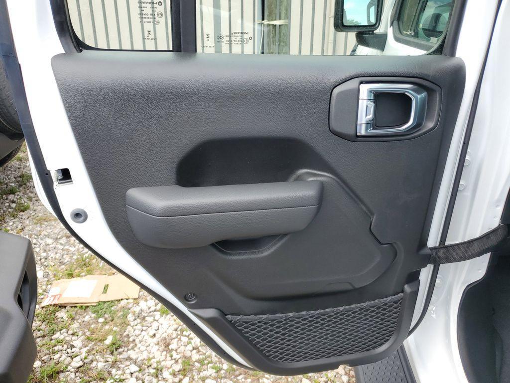 new 2025 Jeep Gladiator car, priced at $33,995