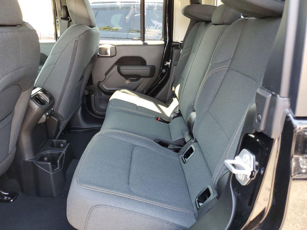 new 2025 Jeep Gladiator car, priced at $36,580