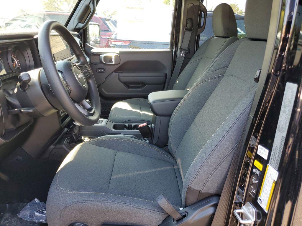 new 2025 Jeep Gladiator car, priced at $36,580