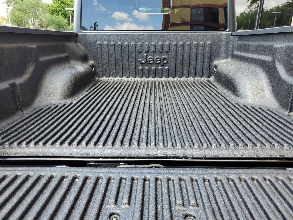 new 2025 Jeep Gladiator car, priced at $36,580