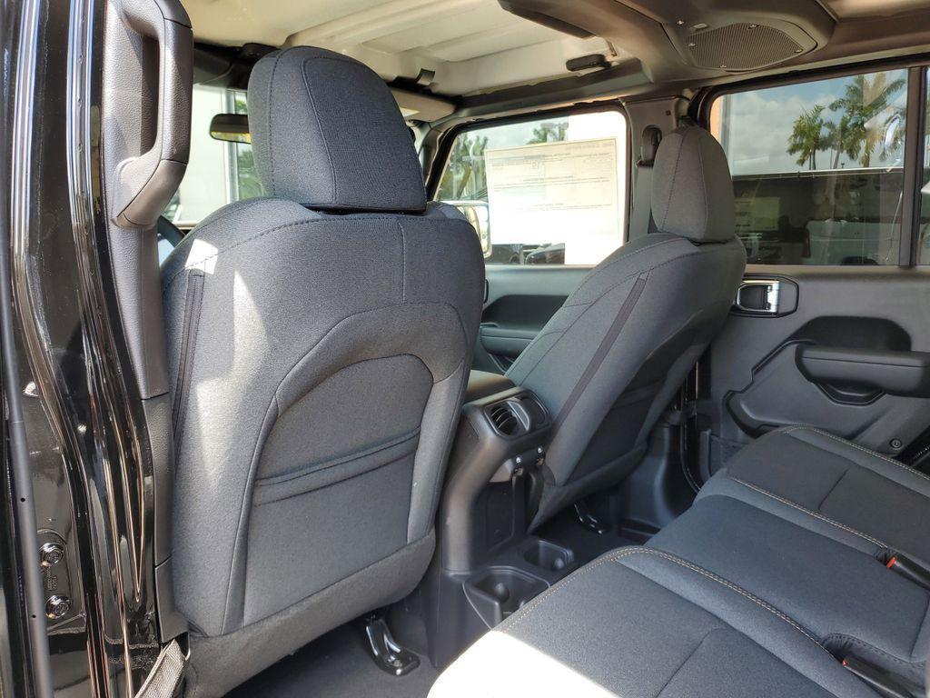 new 2025 Jeep Gladiator car, priced at $36,580