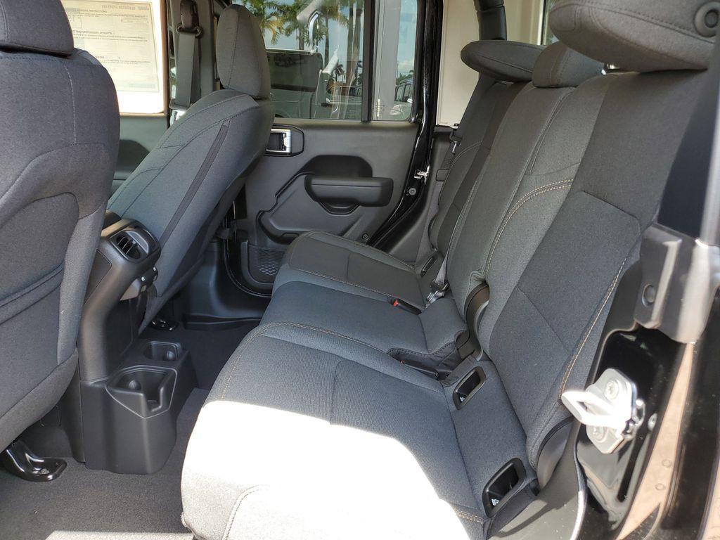 new 2025 Jeep Gladiator car, priced at $36,580
