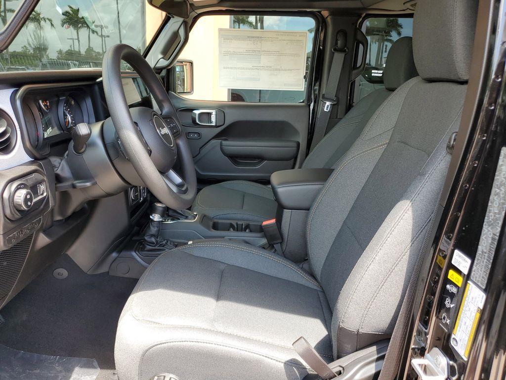 new 2025 Jeep Gladiator car, priced at $36,580