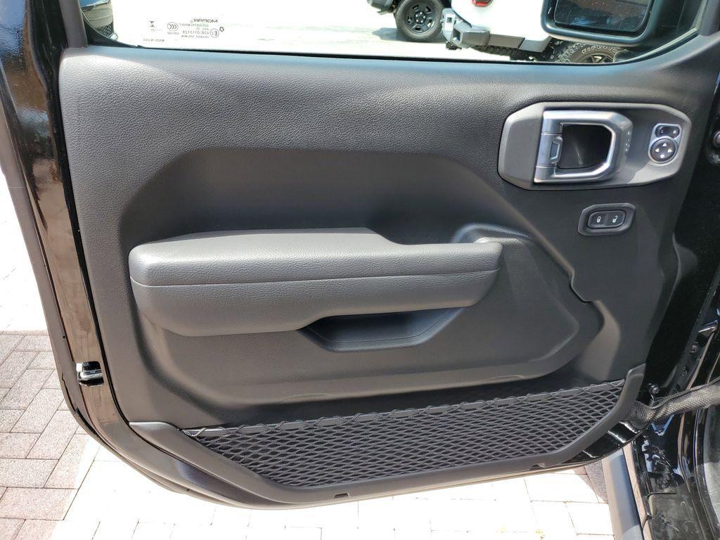new 2025 Jeep Gladiator car, priced at $36,580