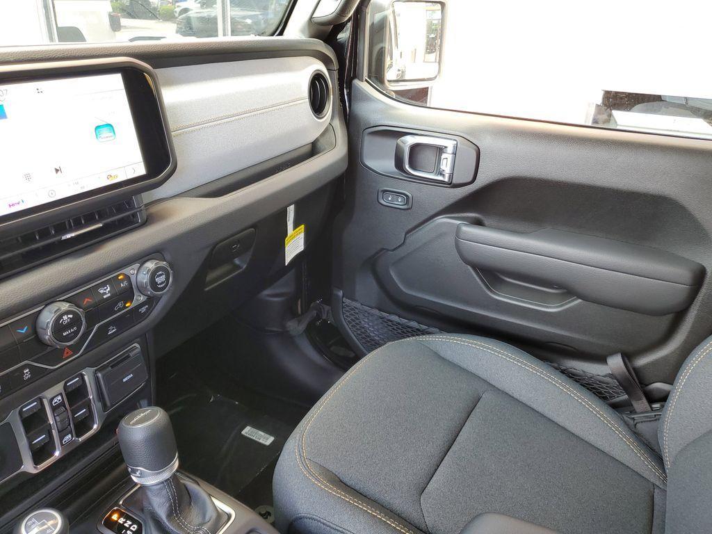 new 2025 Jeep Gladiator car, priced at $36,580