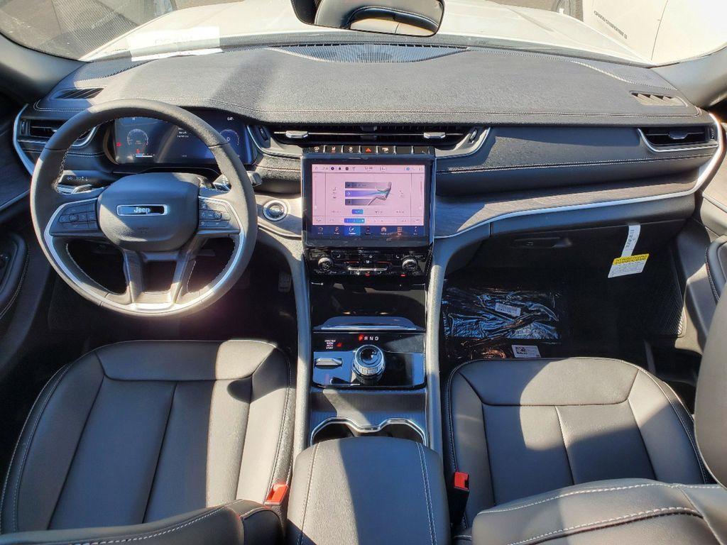 new 2025 Jeep Grand Cherokee car, priced at $37,610