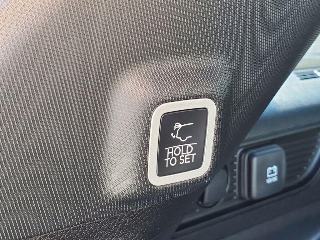 new 2025 Jeep Grand Cherokee car, priced at $37,610