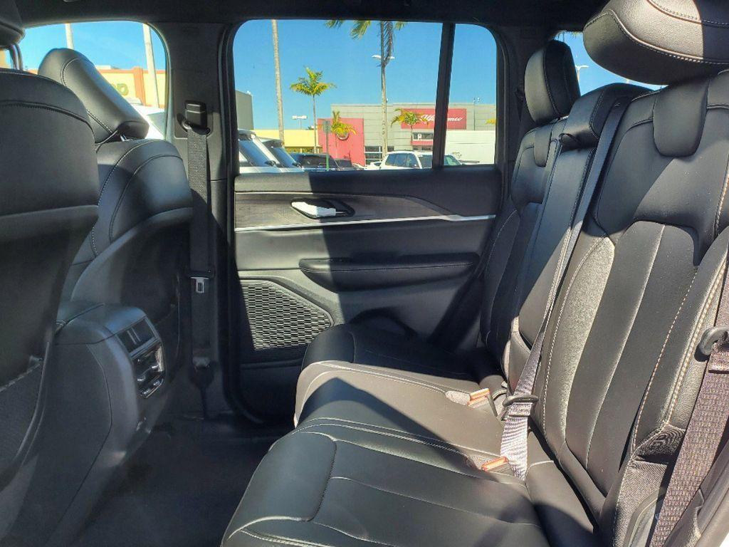 new 2025 Jeep Grand Cherokee car, priced at $37,610