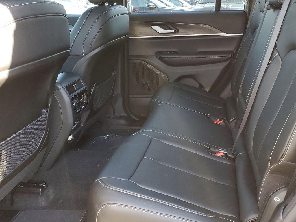 new 2025 Jeep Grand Cherokee car, priced at $35,568