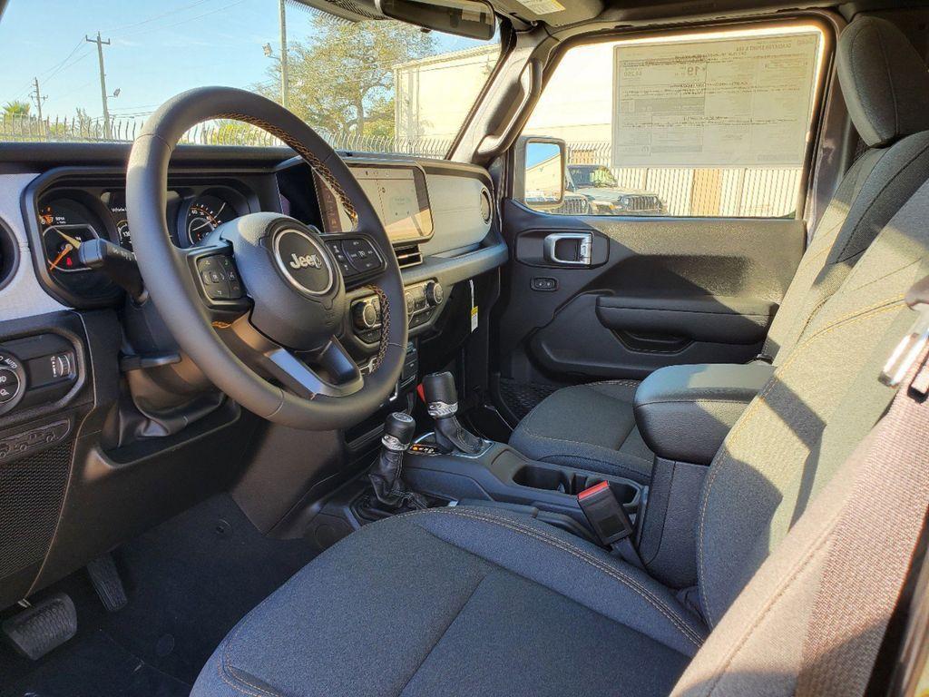 new 2025 Jeep Gladiator car, priced at $38,003