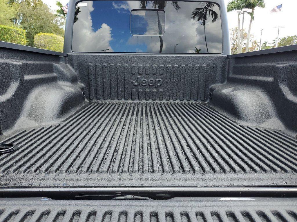 new 2025 Jeep Gladiator car, priced at $38,003