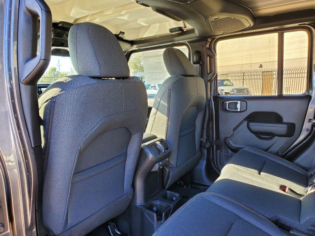 new 2025 Jeep Gladiator car, priced at $40,880