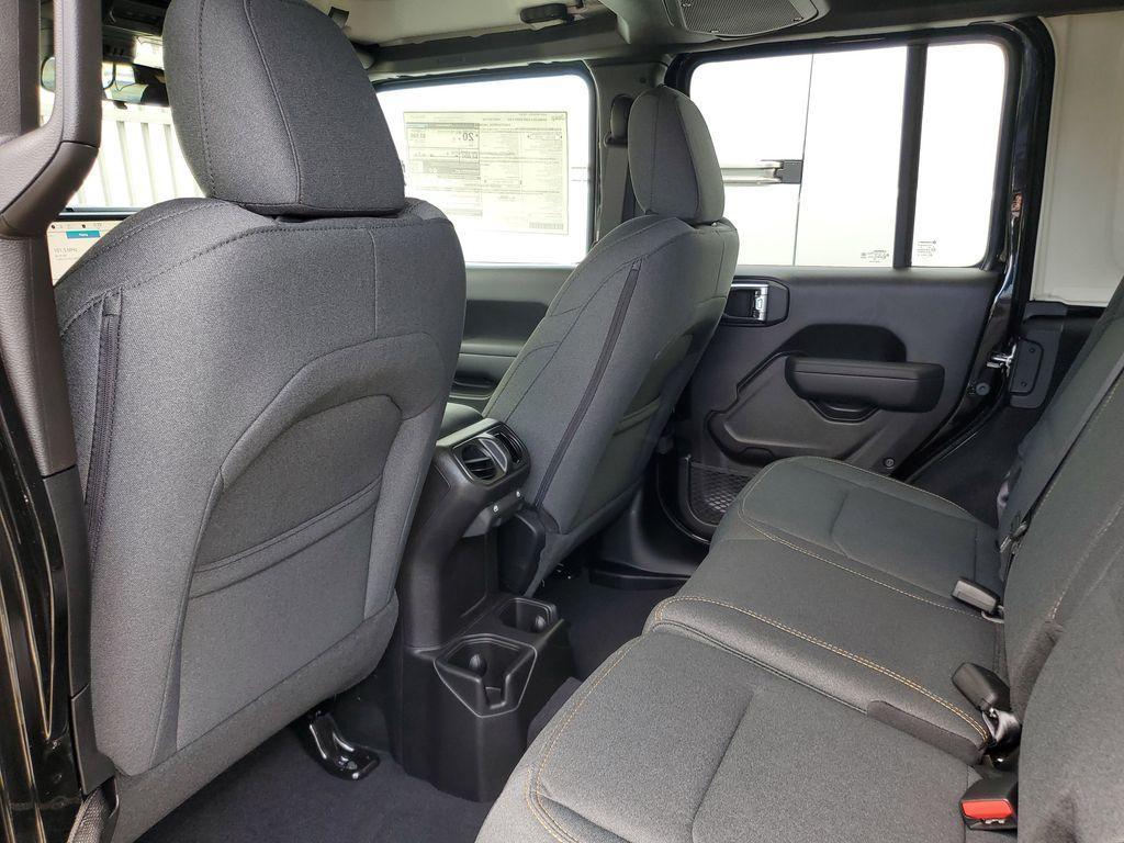 new 2025 Jeep Wrangler car, priced at $41,671