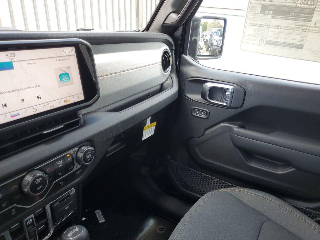 new 2025 Jeep Wrangler car, priced at $41,671