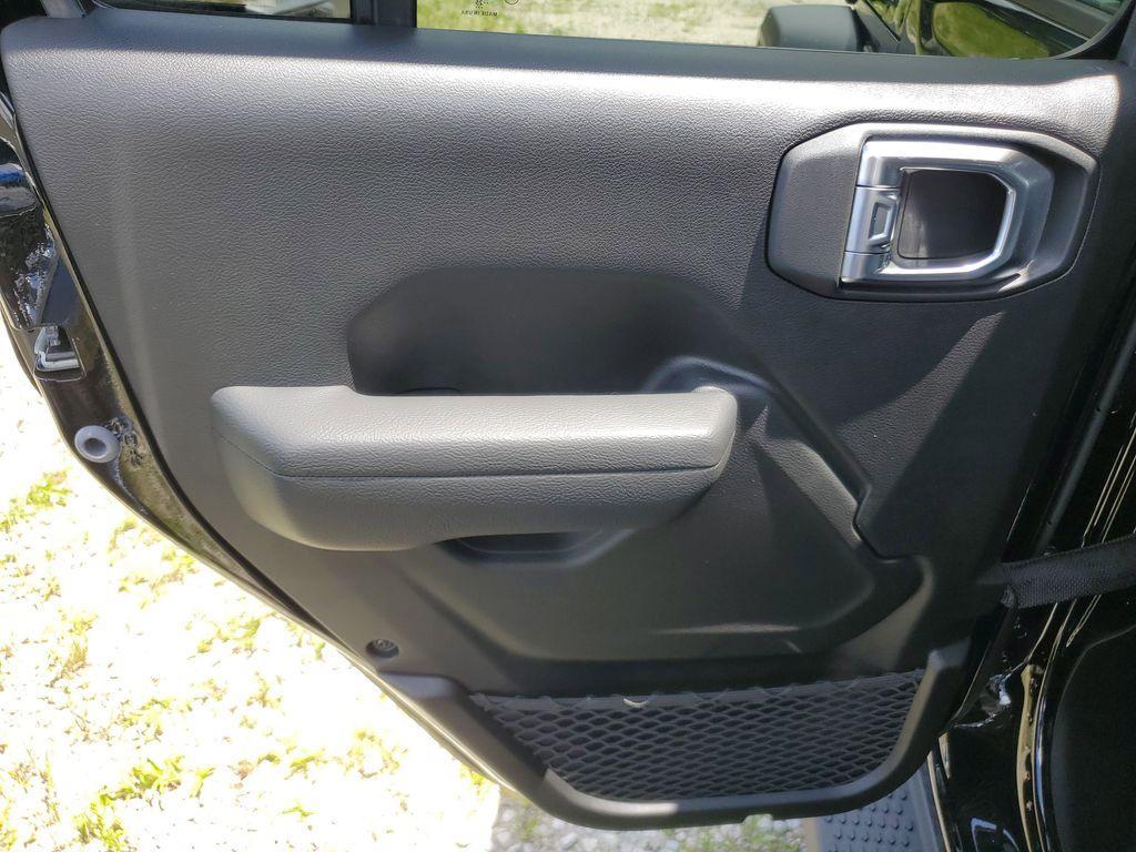 new 2025 Jeep Wrangler car, priced at $39,675
