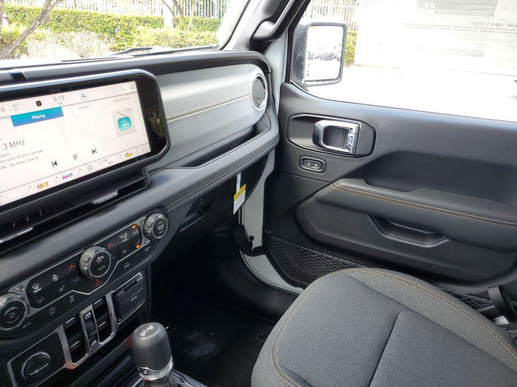 new 2025 Jeep Wrangler car, priced at $43,387