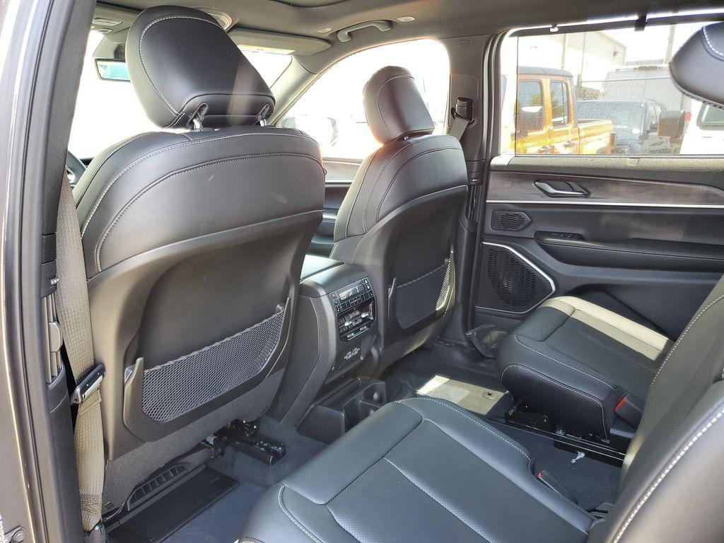 new 2025 Jeep Grand Cherokee L car, priced at $47,582