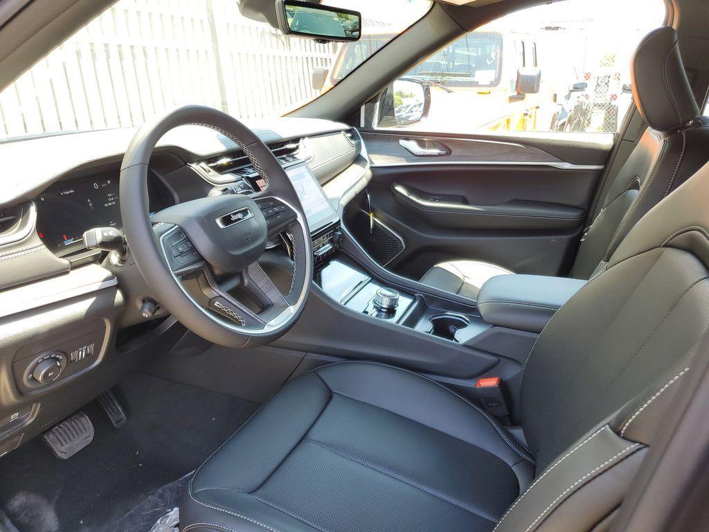 new 2025 Jeep Grand Cherokee L car, priced at $43,235