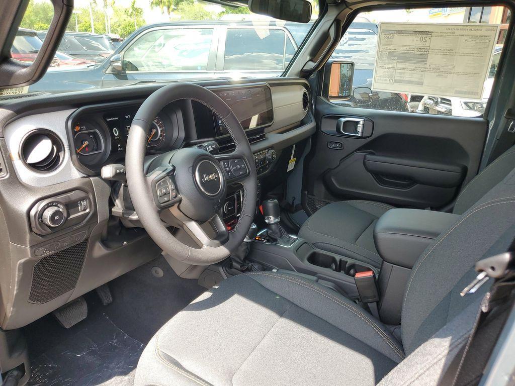 new 2025 Jeep Wrangler car, priced at $45,670