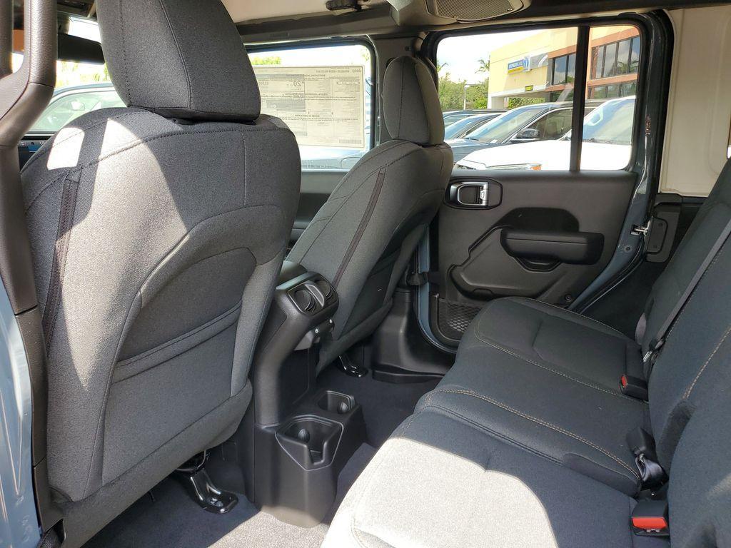 new 2025 Jeep Wrangler car, priced at $45,670