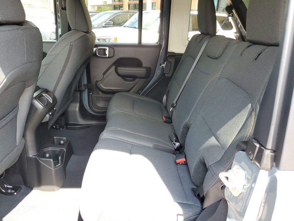 new 2025 Jeep Wrangler car, priced at $45,670