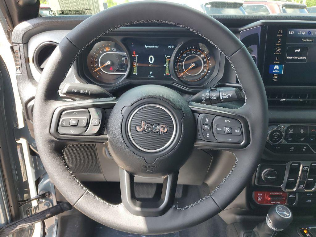 new 2025 Jeep Wrangler car, priced at $45,670