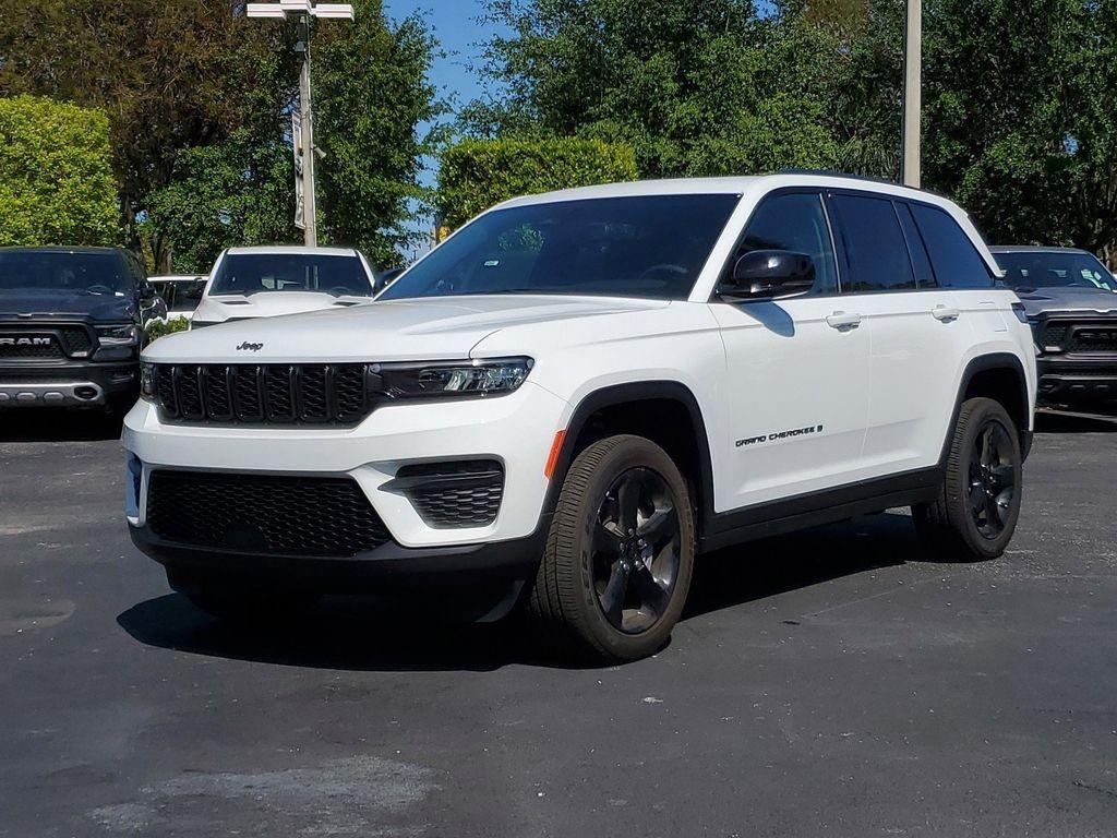 new 2025 Jeep Grand Cherokee car, priced at $37,580