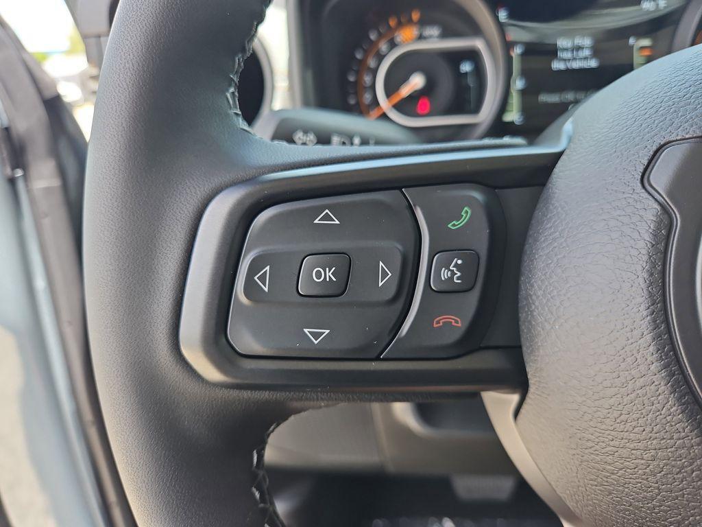 new 2025 Jeep Wrangler car, priced at $40,076