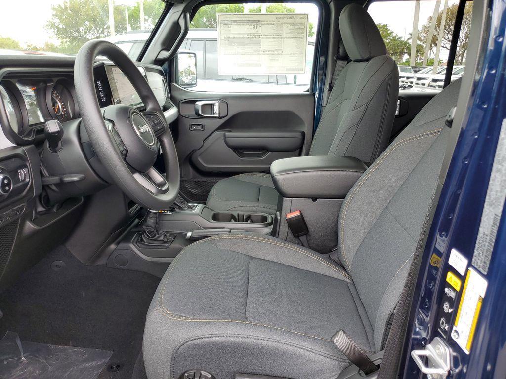 new 2025 Jeep Gladiator car, priced at $36,980