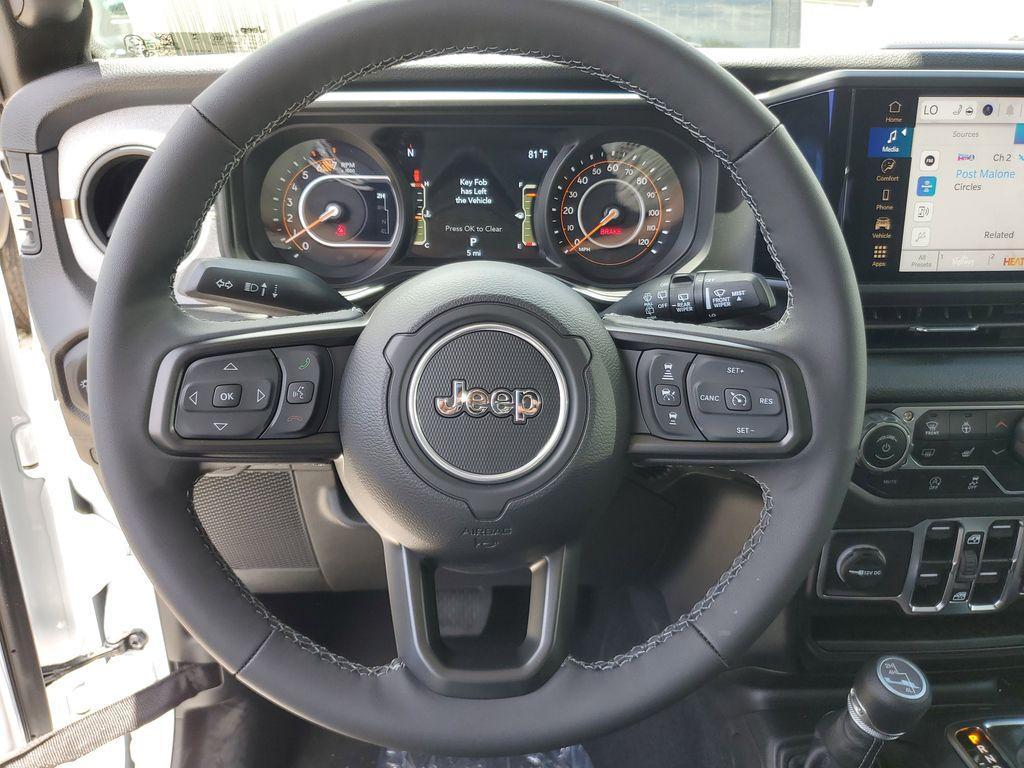 new 2025 Jeep Wrangler car, priced at $41,076
