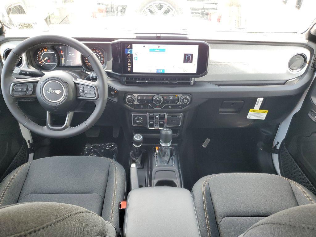 new 2025 Jeep Wrangler car, priced at $41,076