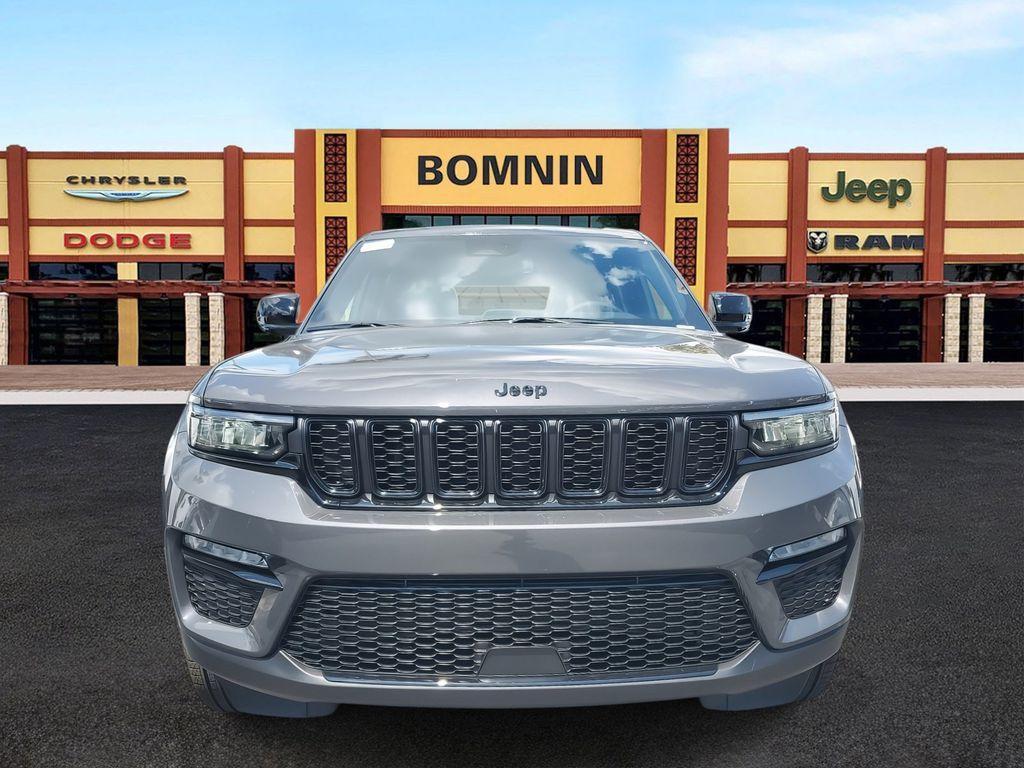 new 2025 Jeep Grand Cherokee car, priced at $33,095