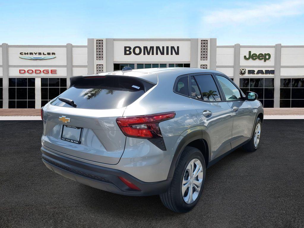 used 2024 Chevrolet Trax car, priced at $16,990