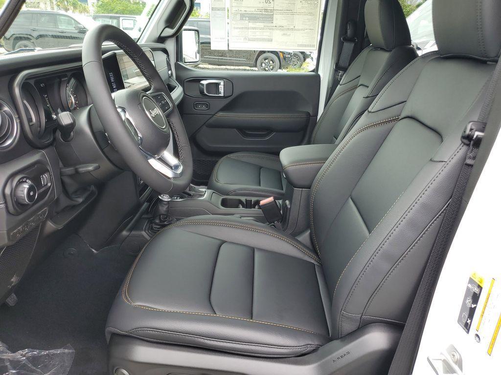 new 2025 Jeep Wrangler car, priced at $45,132