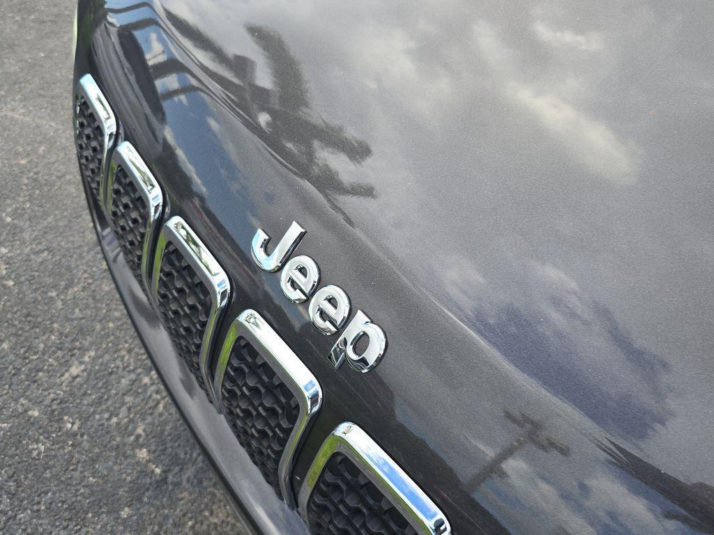 used 2019 Jeep Cherokee car, priced at $15,990