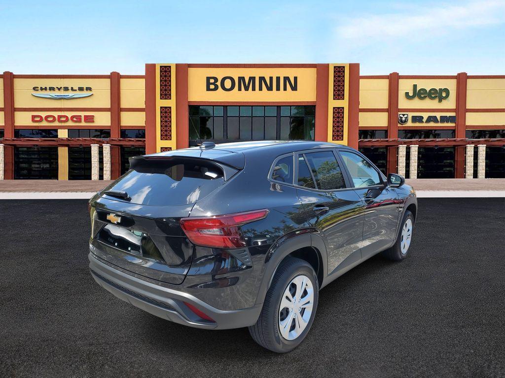 used 2025 Chevrolet Trax car, priced at $19,990