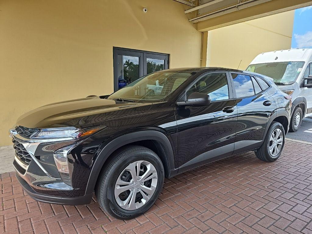 used 2025 Chevrolet Trax car, priced at $21,490