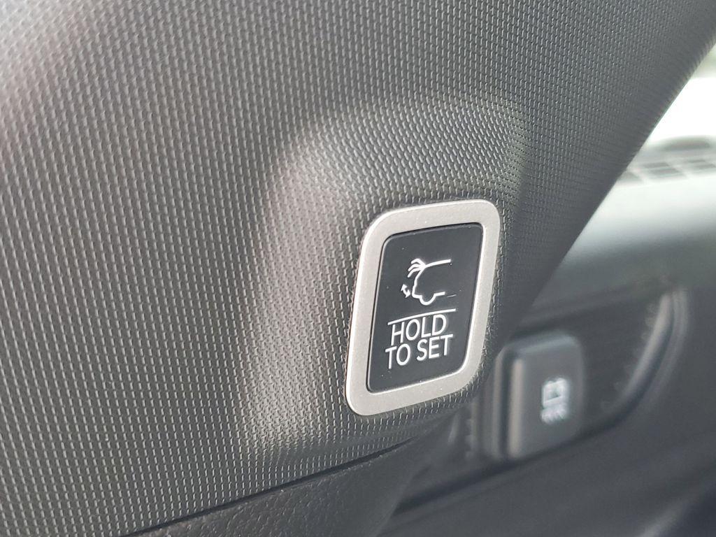 new 2025 Jeep Grand Cherokee car, priced at $44,935
