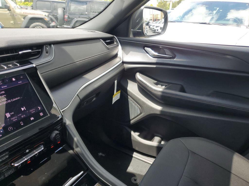 new 2025 Jeep Grand Cherokee L car, priced at $34,749