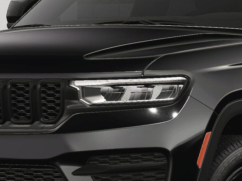 new 2025 Jeep Grand Cherokee car, priced at $39,300