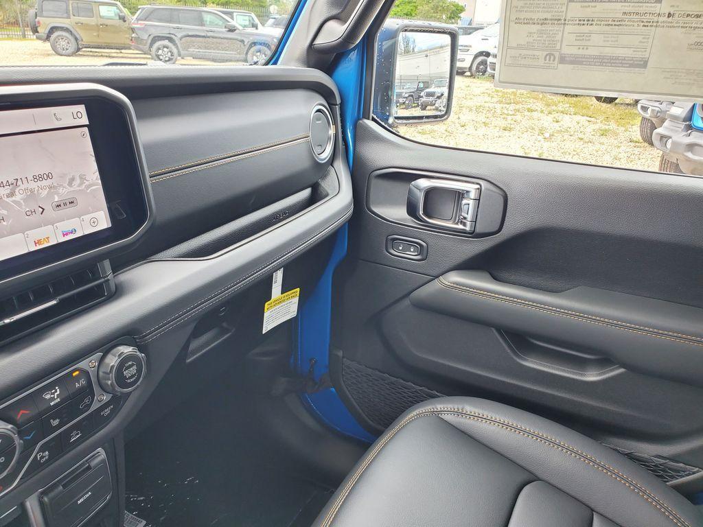 new 2025 Jeep Wrangler car, priced at $46,227