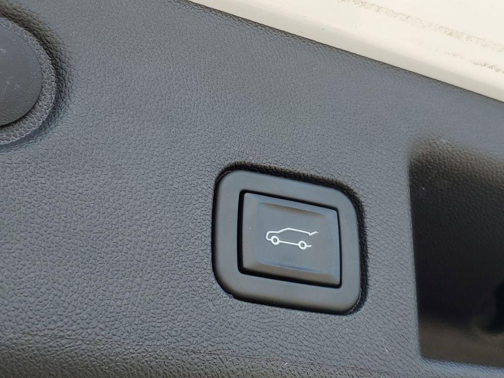 used 2022 Chevrolet Equinox car, priced at $18,490